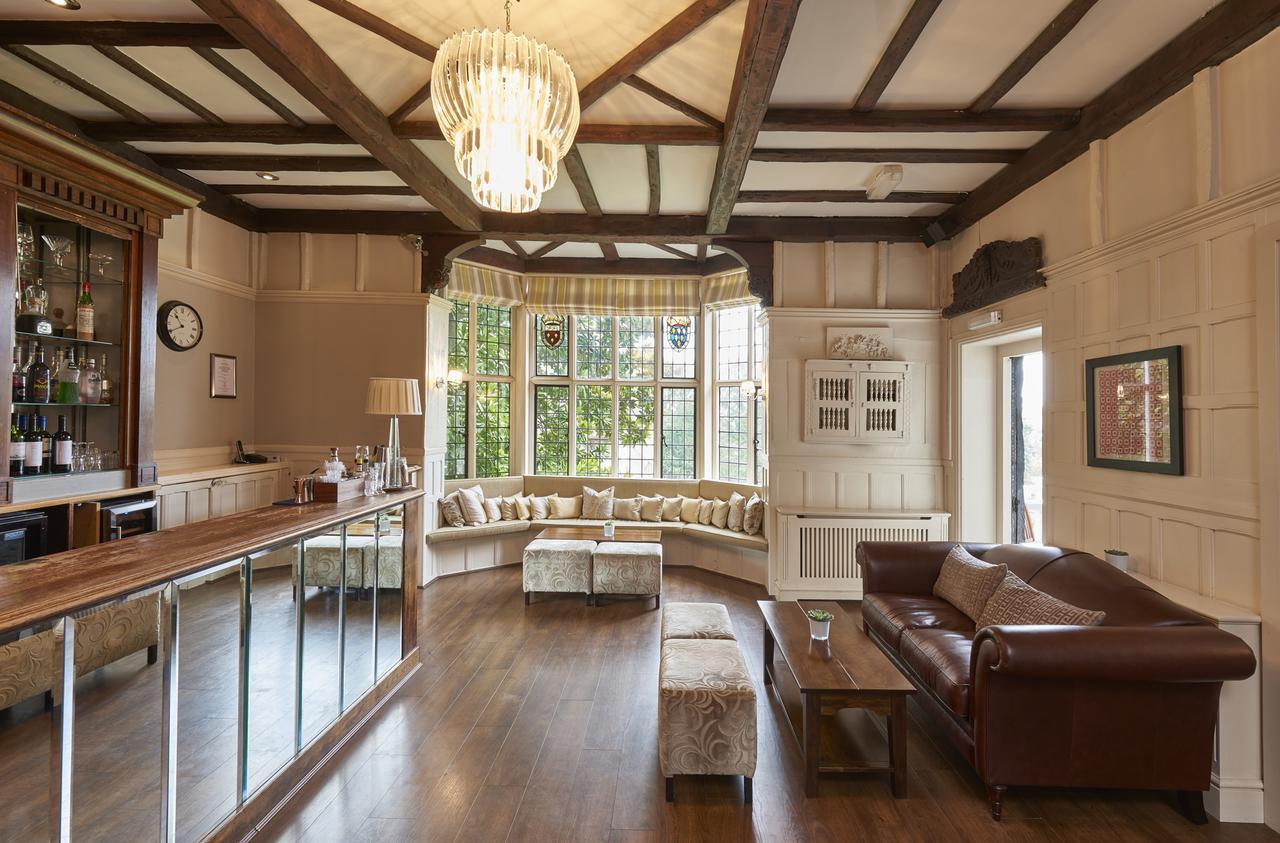 Hotel The Manor Elstree Extérieur photo